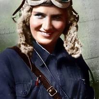 Командир 587-го бомбардировочного авиаполка Раскова Марина Михайловна, Герой Советского Союза, майор.