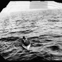Шлюпка с «Титаника» приближается к борту корабля «Карпатия», подобравшего всех выживших. 1912 г., 15 апреля.