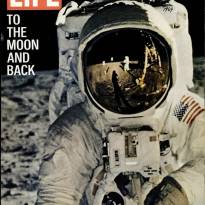 «К Луне и обратно». 11 августа 1969 г. Большая космическая гонка глазами американцев.