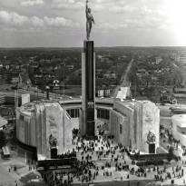 Советский павильон на Всемирной выставке 1939 г. в Нью-Йорке. Выставка носила название «Строительство мира завтрашнего дня».