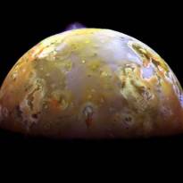 Из-за огромной силы трения Юпитера, на Ио постоянно происходит вулканическая активность. На Ио нет кратеров, так как лава заполняет их и выравнивает тем самым поверхность спутника.