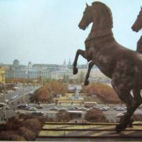 Вид от квадриги Большого театра на пл. Революции. Москва конца 1950-х.