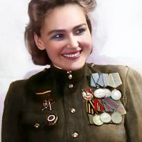 Софья Петровна Аверичева (10.09.1914 — 10.05.2015) - разведчица Ярославской стрелковой дивизии, актриса. Имеет 18 боевых наград.
