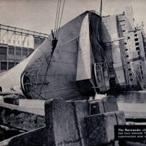 Великолепный французский лайнер «Нормандия», который подожгли и утопили прямо у причала в Нью-Йоркском порту, 1942 г.